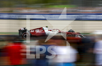 2022-04-06 - 24 ZHOU Guanyu (chi), Alfa Romeo F1 Team ORLEN C42, action during the Formula 1 Heineken Australian Grand Prix 2022, 3rd round of the 2022 FIA Formula One World Championship, on the Albert Park Circuit, from April 8 to 10, 2022 in Melbourne, Australia - FORMULA 1 HEINEKEN AUSTRALIAN GRAND PRIX 2022, 3RD ROUND OF THE 2022 FIA FORMULA ONE WORLD CHAMPIONSHIP - FORMULA 1 - MOTORS