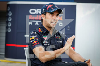 2022-04-07 - PEREZ Sergio (mex), Red Bull Racing RB18, portrait during the Formula 1 Heineken Australian Grand Prix 2022, 3rd round of the 2022 FIA Formula One World Championship, on the Albert Park Circuit, from April 8 to 10, 2022 in Melbourne, Australia - FORMULA 1 HEINEKEN AUSTRALIAN GRAND PRIX 2022, 3RD ROUND OF THE 2022 FIA FORMULA ONE WORLD CHAMPIONSHIP - FORMULA 1 - MOTORS
