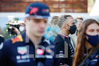 2022-04-08 - HAMILTON Lewis (gbr), Mercedes AMG F1 Team W13, VERSTAPPEN Max (ned), Red Bull Racing RB18, portrait during the Formula 1 Heineken Australian Grand Prix 2022, 3rd round of the 2022 FIA Formula One World Championship, on the Albert Park Circuit, from April 8 to 10, 2022 in Melbourne, Australia - FORMULA 1 HEINEKEN AUSTRALIAN GRAND PRIX 2022, 3RD ROUND OF THE 2022 FIA FORMULA ONE WORLD CHAMPIONSHIP - FORMULA 1 - MOTORS