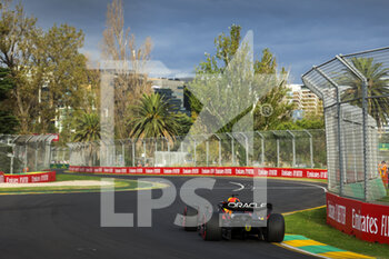 2022-04-08 - 01 VERSTAPPEN Max (nld), Red Bull Racing RB18, action during the Formula 1 Heineken Australian Grand Prix 2022, 3rd round of the 2022 FIA Formula One World Championship, on the Albert Park Circuit, from April 8 to 10, 2022 in Melbourne, Australia - FORMULA 1 HEINEKEN AUSTRALIAN GRAND PRIX 2022, 3RD ROUND OF THE 2022 FIA FORMULA ONE WORLD CHAMPIONSHIP - FORMULA 1 - MOTORS
