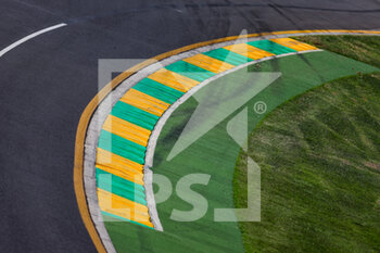 2022-04-08 - Kerb illustration during the Formula 1 Heineken Australian Grand Prix 2022, 3rd round of the 2022 FIA Formula One World Championship, on the Albert Park Circuit, from April 8 to 10, 2022 in Melbourne, Australia - FORMULA 1 HEINEKEN AUSTRALIAN GRAND PRIX 2022, 3RD ROUND OF THE 2022 FIA FORMULA ONE WORLD CHAMPIONSHIP - FORMULA 1 - MOTORS