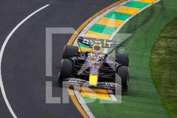 2022-04-08 - 11 PEREZ Sergio (mex), Red Bull Racing RB18, action during the Formula 1 Heineken Australian Grand Prix 2022, 3rd round of the 2022 FIA Formula One World Championship, on the Albert Park Circuit, from April 8 to 10, 2022 in Melbourne, Australia - FORMULA 1 HEINEKEN AUSTRALIAN GRAND PRIX 2022, 3RD ROUND OF THE 2022 FIA FORMULA ONE WORLD CHAMPIONSHIP - FORMULA 1 - MOTORS