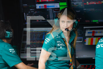2022-04-09 - COLLINS Bernadette, Head of Race Strategy at Aston Martin F1 Team, portrait during the Formula 1 Heineken Australian Grand Prix 2022, 3rd round of the 2022 FIA Formula One World Championship, on the Albert Park Circuit, from April 8 to 10, 2022 in Melbourne, Australia - FORMULA 1 HEINEKEN AUSTRALIAN GRAND PRIX 2022, 3RD ROUND OF THE 2022 FIA FORMULA ONE WORLD CHAMPIONSHIP - FORMULA 1 - MOTORS