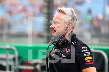 2022-04-09 - WHEATLEY Jonathan, Team Manager of Red Bull Racing, portrait during the Formula 1 Heineken Australian Grand Prix 2022, 3rd round of the 2022 FIA Formula One World Championship, on the Albert Park Circuit, from April 8 to 10, 2022 in Melbourne, Australia - FORMULA 1 HEINEKEN AUSTRALIAN GRAND PRIX 2022, 3RD ROUND OF THE 2022 FIA FORMULA ONE WORLD CHAMPIONSHIP - FORMULA 1 - MOTORS