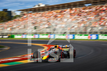 2022-04-09 - 01 VERSTAPPEN Max (nld), Red Bull Racing RB18, action during the Formula 1 Heineken Australian Grand Prix 2022, 3rd round of the 2022 FIA Formula One World Championship, on the Albert Park Circuit, from April 8 to 10, 2022 in Melbourne, Australia - FORMULA 1 HEINEKEN AUSTRALIAN GRAND PRIX 2022, 3RD ROUND OF THE 2022 FIA FORMULA ONE WORLD CHAMPIONSHIP - FORMULA 1 - MOTORS