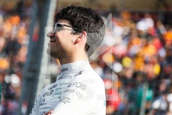 2022-04-10 - starting grid, grille de depart, STROLL Lance (can), Aston Martin F1 Team AMR22, portrait during the Formula 1 Heineken Australian Grand Prix 2022, 3rd round of the 2022 FIA Formula One World Championship, on the Albert Park Circuit, from April 8 to 10, 2022 in Melbourne, Australia - FORMULA 1 HEINEKEN AUSTRALIAN GRAND PRIX 2022, 3RD ROUND OF THE 2022 FIA FORMULA ONE WORLD CHAMPIONSHIP - FORMULA 1 - MOTORS