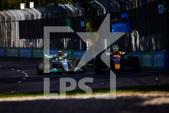 2022-04-10 - 44 HAMILTON Lewis (gbr), Mercedes AMG F1 Team W13, 11 PEREZ Sergio (mex), Red Bull Racing RB18, action during the Formula 1 Heineken Australian Grand Prix 2022, 3rd round of the 2022 FIA Formula One World Championship, on the Albert Park Circuit, from April 8 to 10, 2022 in Melbourne, Australia - FORMULA 1 HEINEKEN AUSTRALIAN GRAND PRIX 2022, 3RD ROUND OF THE 2022 FIA FORMULA ONE WORLD CHAMPIONSHIP - FORMULA 1 - MOTORS