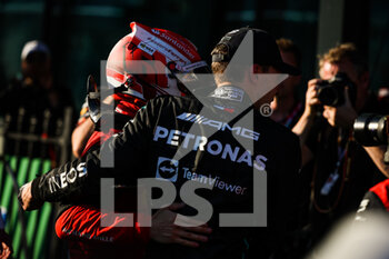 2022-04-10 - LECLERC Charles (mco), Scuderia Ferrari F1-75, portrait celebrating victory with RUSSELL George (gbr), Mercedes AMG F1 Team W13, during the Formula 1 Heineken Australian Grand Prix 2022, 3rd round of the 2022 FIA Formula One World Championship, on the Albert Park Circuit, from April 8 to 10, 2022 in Melbourne, Australia - FORMULA 1 HEINEKEN AUSTRALIAN GRAND PRIX 2022, 3RD ROUND OF THE 2022 FIA FORMULA ONE WORLD CHAMPIONSHIP - FORMULA 1 - MOTORS