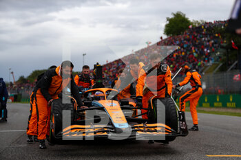 2022-04-24 - Daniel Ricciardo (AUS) McLaren MCL36 - FORMULA 1 ROLEX EMILIA ROMAGNA GRAND PRIX 2022, 4RD ROUND OF THE 2022 FIA FORMULA ONE WORLD CHAMPIONSHIP RACE - FORMULA 1 - MOTORS