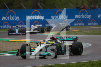2022-04-24 - Lewis Hamilton (GBR) Mercedes W13 E Performance - FORMULA 1 ROLEX EMILIA ROMAGNA GRAND PRIX 2022, 4RD ROUND OF THE 2022 FIA FORMULA ONE WORLD CHAMPIONSHIP RACE - FORMULA 1 - MOTORS