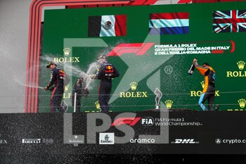2022-04-24 - Podium Race Sunday:  Max Verstappen (NED) Redbull Racing RB18 -  Sergio Perez (MEX) Redbull Racing RB18 -  Lando Norris (GBR) McLaren MCL36 - FORMULA 1 ROLEX EMILIA ROMAGNA GRAND PRIX 2022, 4RD ROUND OF THE 2022 FIA FORMULA ONE WORLD CHAMPIONSHIP RACE - FORMULA 1 - MOTORS
