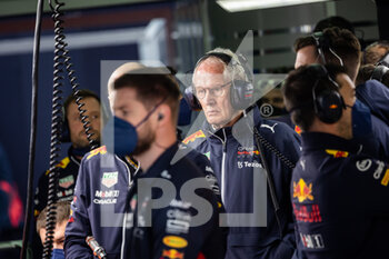 2022-04-22 - MARKO Helmut (aut), Drivers’ Manager of Red Bull Racing, portrait during the Formula 1 Grand Premio del Made in Italy e dell'Emilia-Romagna 2022, 4th round of the 2022 FIA Formula One World Championship, on the Imola Circuit, from April 22 to 24, 2022 in Imola, Italy - FORMULA 1 GRAND PREMIO DEL MADE IN ITALY E DELL'EMILIA-ROMAGNA 2022, 4TH ROUND OF THE 2022 FIA FORMULA ONE WORLD CHAMPIONSHIP - FORMULA 1 - MOTORS