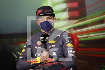 2022-04-23 - VERSTAPPEN Max (ned), Red Bull Racing RB18, portrait during the Formula 1 Grand Premio del Made in Italy e dell'Emilia-Romagna 2022, 4th round of the 2022 FIA Formula One World Championship, on the Imola Circuit, from April 22 to 24, 2022 in Imola, Italy - FORMULA 1 GRAND PREMIO DEL MADE IN ITALY E DELL'EMILIA-ROMAGNA 2022, 4TH ROUND OF THE 2022 FIA FORMULA ONE WORLD CHAMPIONSHIP - FORMULA 1 - MOTORS