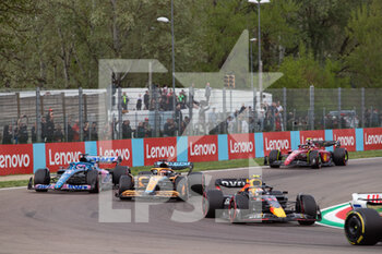 2022-04-23 - Start of the sprint race during the Formula 1 Grand Premio del Made in Italy e dell'Emilia-Romagna 2022, 4th round of the 2022 FIA Formula One World Championship, on the Imola Circuit, from April 22 to 24, 2022 in Imola, Italy - FORMULA 1 GRAND PREMIO DEL MADE IN ITALY E DELL'EMILIA-ROMAGNA 2022, 4TH ROUND OF THE 2022 FIA FORMULA ONE WORLD CHAMPIONSHIP - FORMULA 1 - MOTORS