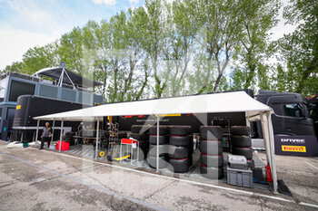 2022-04-23 - Pirelli tyre station during the Formula 1 Grand Premio del Made in Italy e dell'Emilia-Romagna 2022, 4th round of the 2022 FIA Formula One World Championship, on the Imola Circuit, from April 22 to 24, 2022 in Imola, Italy - FORMULA 1 GRAND PREMIO DEL MADE IN ITALY E DELL'EMILIA-ROMAGNA 2022, 4TH ROUND OF THE 2022 FIA FORMULA ONE WORLD CHAMPIONSHIP - FORMULA 1 - MOTORS