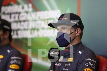 2022-04-24 - VERSTAPPEN Max (ned), Red Bull Racing RB18, portrait, post race press conference during the Formula 1 Grand Premio del Made in Italy e dell'Emilia-Romagna 2022, 4th round of the 2022 FIA Formula One World Championship, on the Imola Circuit, from April 22 to 24, 2022 in Imola, Italy - FORMULA 1 GRAND PREMIO DEL MADE IN ITALY E DELL'EMILIA-ROMAGNA 2022, 4TH ROUND OF THE 2022 FIA FORMULA ONE WORLD CHAMPIONSHIP - FORMULA 1 - MOTORS