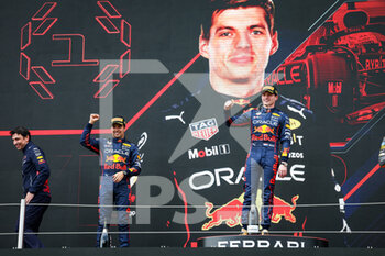 2022-04-24 - VERSTAPPEN Max (ned), Red Bull Racing RB18, PEREZ Sergio (mex), Red Bull Racing RB18, portrait podium during the Formula 1 Grand Premio del Made in Italy e dell'Emilia-Romagna 2022, 4th round of the 2022 FIA Formula One World Championship, on the Imola Circuit, from April 22 to 24, 2022 in Imola, Italy - FORMULA 1 GRAND PREMIO DEL MADE IN ITALY E DELL'EMILIA-ROMAGNA 2022, 4TH ROUND OF THE 2022 FIA FORMULA ONE WORLD CHAMPIONSHIP - FORMULA 1 - MOTORS