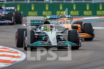 2022-05-06 - 44 HAMILTON Lewis (gbr), Mercedes AMG F1 Team W13, 04 NORRIS Lando (gbr), McLaren F1 Team MCL36, action during the Formula 1 Crypto.com Miami Grand Prix 2022, 5th round of the 2022 FIA Formula One World Championship, on the Miami International Autodrome, from May 6 to 8, 2022 in Miami Gardens, Florida, United States of America - FORMULA 1 CRYPTO.COM MIAMI GRAND PRIX 2022, 5TH ROUND OF THE 2022 FIA FORMULA ONE WORLD CHAMPIONSHIP - FORMULA 1 - MOTORS