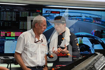 2022-05-06 - VERSTAPPEN Max (ned), Red Bull Racing RB18, portrait MARKO Helmut (aut), Drivers’ Manager of Red Bull Racing, portrait during the Formula 1 Crypto.com Miami Grand Prix 2022, 5th round of the 2022 FIA Formula One World Championship, on the Miami International Autodrome, from May 6 to 8, 2022 in Miami Gardens, Florida, United States of America - FORMULA 1 CRYPTO.COM MIAMI GRAND PRIX 2022, 5TH ROUND OF THE 2022 FIA FORMULA ONE WORLD CHAMPIONSHIP - FORMULA 1 - MOTORS