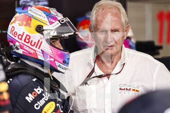 2022-05-06 - MARKO Helmut (aut), Drivers’ Manager of Red Bull Racing, portrait PEREZ Sergio (mex), Red Bull Racing RB18, portrait during the Formula 1 Crypto.com Miami Grand Prix 2022, 5th round of the 2022 FIA Formula One World Championship, on the Miami International Autodrome, from May 6 to 8, 2022 in Miami Gardens, Florida, United States of America - FORMULA 1 CRYPTO.COM MIAMI GRAND PRIX 2022, 5TH ROUND OF THE 2022 FIA FORMULA ONE WORLD CHAMPIONSHIP - FORMULA 1 - MOTORS