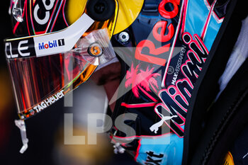 2022-05-07 - VERSTAPPEN Max (ned), Red Bull Racing RB18, portrait helmet, casque, during the Formula 1 Crypto.com Miami Grand Prix 2022, 5th round of the 2022 FIA Formula One World Championship, on the Miami International Autodrome, from May 6 to 8, 2022 in Miami Gardens, Florida, United States of America - FORMULA 1 CRYPTO.COM MIAMI GRAND PRIX 2022, 5TH ROUND OF THE 2022 FIA FORMULA ONE WORLD CHAMPIONSHIP - FORMULA 1 - MOTORS