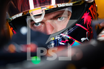 2022-05-07 - VERSTAPPEN Max (ned), Red Bull Racing RB18, portrait helmet, casque, during the Formula 1 Crypto.com Miami Grand Prix 2022, 5th round of the 2022 FIA Formula One World Championship, on the Miami International Autodrome, from May 6 to 8, 2022 in Miami Gardens, Florida, United States of America - FORMULA 1 CRYPTO.COM MIAMI GRAND PRIX 2022, 5TH ROUND OF THE 2022 FIA FORMULA ONE WORLD CHAMPIONSHIP - FORMULA 1 - MOTORS