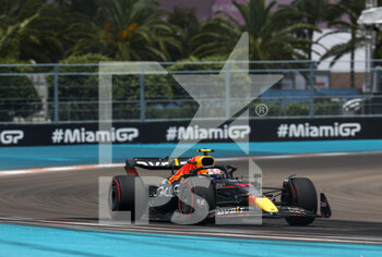 2022-05-07 - 11 PEREZ Sergio (mex), Red Bull Racing RB18, action during the Formula 1 Crypto.com Miami Grand Prix 2022, 5th round of the 2022 FIA Formula One World Championship, on the Miami International Autodrome, from May 6 to 8, 2022 in Miami Gardens, Florida, United States of America - FORMULA 1 CRYPTO.COM MIAMI GRAND PRIX 2022, 5TH ROUND OF THE 2022 FIA FORMULA ONE WORLD CHAMPIONSHIP - FORMULA 1 - MOTORS