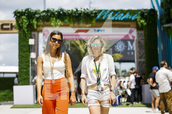 2022-05-08 - Bottas’ girlfriend Tiffany Cromwell during the Formula 1 Crypto.com Miami Grand Prix 2022, 5th round of the 2022 FIA Formula One World Championship, on the Miami International Autodrome, from May 6 to 8, 2022 in Miami Gardens, Florida, United States of America - FORMULA 1 CRYPTO.COM MIAMI GRAND PRIX 2022, 5TH ROUND OF THE 2022 FIA FORMULA ONE WORLD CHAMPIONSHIP - FORMULA 1 - MOTORS