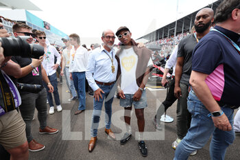 2022-05-08 - Pharrell Williams with Serena Williams, starting grid, grille de depart with Richard Mille during the US human during the Formula 1 Crypto.com Miami Grand Prix 2022, 5th round of the 2022 FIA Formula One World Championship, on the Miami International Autodrome, from May 6 to 8, 2022 in Miami Gardens, Florida, United States of America - FORMULA 1 CRYPTO.COM MIAMI GRAND PRIX 2022, 5TH ROUND OF THE 2022 FIA FORMULA ONE WORLD CHAMPIONSHIP - FORMULA 1 - MOTORS