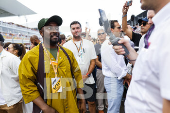 2022-05-08 - Will.I.AM, starting grid during the Formula 1 Crypto.com Miami Grand Prix 2022, 5th round of the 2022 FIA Formula One World Championship, on the Miami International Autodrome, from May 6 to 8, 2022 in Miami Gardens, Florida, United States of America - FORMULA 1 CRYPTO.COM MIAMI GRAND PRIX 2022, 5TH ROUND OF THE 2022 FIA FORMULA ONE WORLD CHAMPIONSHIP - FORMULA 1 - MOTORS