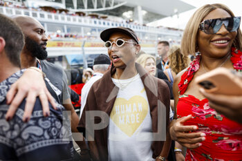 2022-05-08 - Pharrell Williams with Serena Williams, starting grid, grille de depart, during the Formula 1 Crypto.com Miami Grand Prix 2022, 5th round of the 2022 FIA Formula One World Championship, on the Miami International Autodrome, from May 6 to 8, 2022 in Miami Gardens, Florida, United States of America - FORMULA 1 CRYPTO.COM MIAMI GRAND PRIX 2022, 5TH ROUND OF THE 2022 FIA FORMULA ONE WORLD CHAMPIONSHIP - FORMULA 1 - MOTORS