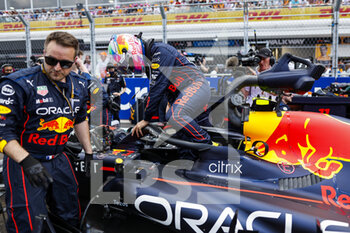 2022-05-08 - PEREZ Sergio (mex), Red Bull Racing RB18, portrait during the Formula 1 Crypto.com Miami Grand Prix 2022, 5th round of the 2022 FIA Formula One World Championship, on the Miami International Autodrome, from May 6 to 8, 2022 in Miami Gardens, Florida, United States of America - FORMULA 1 CRYPTO.COM MIAMI GRAND PRIX 2022, 5TH ROUND OF THE 2022 FIA FORMULA ONE WORLD CHAMPIONSHIP - FORMULA 1 - MOTORS