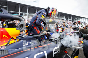 2022-05-08 - VERSTAPPEN Max (ned), Red Bull Racing RB18, portrait, starting grid, grille de depart, during the Formula 1 Crypto.com Miami Grand Prix 2022, 5th round of the 2022 FIA Formula One World Championship, on the Miami International Autodrome, from May 6 to 8, 2022 in Miami Gardens, Florida, United States of America - FORMULA 1 CRYPTO.COM MIAMI GRAND PRIX 2022, 5TH ROUND OF THE 2022 FIA FORMULA ONE WORLD CHAMPIONSHIP - FORMULA 1 - MOTORS