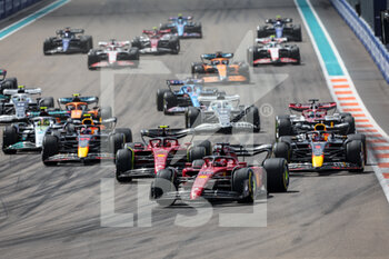 2022-05-08 - 16 LECLERC Charles (mco), Scuderia Ferrari F1-75, action, start of the race, depart, during the Formula 1 Crypto.com Miami Grand Prix 2022, 5th round of the 2022 FIA Formula One World Championship, on the Miami International Autodrome, from May 6 to 8, 2022 in Miami Gardens, Florida, United States of America - FORMULA 1 CRYPTO.COM MIAMI GRAND PRIX 2022, 5TH ROUND OF THE 2022 FIA FORMULA ONE WORLD CHAMPIONSHIP - FORMULA 1 - MOTORS