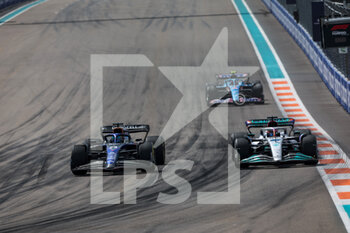 2022-05-08 - 23 ALBON Alexander (tha), Williams Racing FW44, action with 63 RUSSELL George (gbr), Mercedes AMG F1 Team W13 during the Formula 1 Crypto.com Miami Grand Prix 2022, 5th round of the 2022 FIA Formula One World Championship, on the Miami International Autodrome, from May 6 to 8, 2022 in Miami Gardens, Florida, United States of America - FORMULA 1 CRYPTO.COM MIAMI GRAND PRIX 2022, 5TH ROUND OF THE 2022 FIA FORMULA ONE WORLD CHAMPIONSHIP - FORMULA 1 - MOTORS