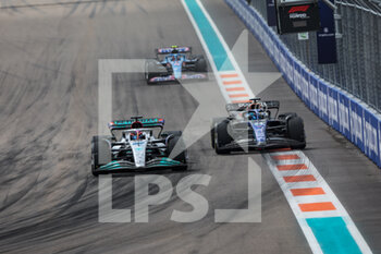 2022-05-08 - 23 ALBON Alexander (tha), Williams Racing FW44, action with 63 RUSSELL George (gbr), Mercedes AMG F1 Team W13 during the Formula 1 Crypto.com Miami Grand Prix 2022, 5th round of the 2022 FIA Formula One World Championship, on the Miami International Autodrome, from May 6 to 8, 2022 in Miami Gardens, Florida, United States of America - FORMULA 1 CRYPTO.COM MIAMI GRAND PRIX 2022, 5TH ROUND OF THE 2022 FIA FORMULA ONE WORLD CHAMPIONSHIP - FORMULA 1 - MOTORS