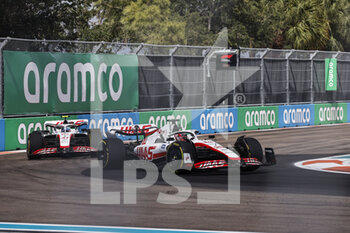 2022-05-08 - 20 MAGNUSSEN Kevin (den), Haas F1 Team VF-22 Ferrari, action 47 SCHUMACHER Mick (ger), Haas F1 Team VF-22 Ferrari, action during the Formula 1 Crypto.com Miami Grand Prix 2022, 5th round of the 2022 FIA Formula One World Championship, on the Miami International Autodrome, from May 6 to 8, 2022 in Miami Gardens, Florida, United States of America - FORMULA 1 CRYPTO.COM MIAMI GRAND PRIX 2022, 5TH ROUND OF THE 2022 FIA FORMULA ONE WORLD CHAMPIONSHIP - FORMULA 1 - MOTORS