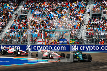 2022-05-08 - 05 VETTEL Sebastian (ger), Aston Martin F1 Team AMR22, 20 MAGNUSSEN Kevin (den), Haas F1 Team VF-22 Ferrari, action during the Formula 1 Crypto.com Miami Grand Prix 2022, 5th round of the 2022 FIA Formula One World Championship, on the Miami International Autodrome, from May 6 to 8, 2022 in Miami Gardens, Florida, United States of America - FORMULA 1 CRYPTO.COM MIAMI GRAND PRIX 2022, 5TH ROUND OF THE 2022 FIA FORMULA ONE WORLD CHAMPIONSHIP - FORMULA 1 - MOTORS