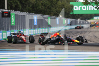 2022-05-08 - 01 VERSTAPPEN Max (nld), Red Bull Racing RB18, action 16 LECLERC Charles (mco), Scuderia Ferrari F1-75, action during the Formula 1 Crypto.com Miami Grand Prix 2022, 5th round of the 2022 FIA Formula One World Championship, on the Miami International Autodrome, from May 6 to 8, 2022 in Miami Gardens, Florida, United States of America - FORMULA 1 CRYPTO.COM MIAMI GRAND PRIX 2022, 5TH ROUND OF THE 2022 FIA FORMULA ONE WORLD CHAMPIONSHIP - FORMULA 1 - MOTORS