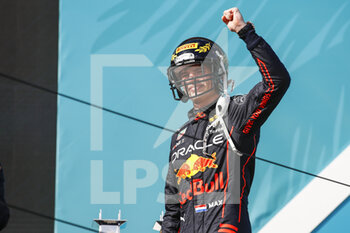 2022-05-08 - VERSTAPPEN Max (ned), Red Bull Racing RB18, portrait podium celebration during the Formula 1 Crypto.com Miami Grand Prix 2022, 5th round of the 2022 FIA Formula One World Championship, on the Miami International Autodrome, from May 6 to 8, 2022 in Miami Gardens, Florida, United States of America - FORMULA 1 CRYPTO.COM MIAMI GRAND PRIX 2022, 5TH ROUND OF THE 2022 FIA FORMULA ONE WORLD CHAMPIONSHIP - FORMULA 1 - MOTORS