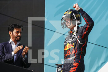 2022-05-08 - VERSTAPPEN Max (ned), Red Bull Racing RB18, portrait podium celebration BEN SULAYEM Mohammed (uae), President of the FIA, portrait during the Formula 1 Crypto.com Miami Grand Prix 2022, 5th round of the 2022 FIA Formula One World Championship, on the Miami International Autodrome, from May 6 to 8, 2022 in Miami Gardens, Florida, United States of America - FORMULA 1 CRYPTO.COM MIAMI GRAND PRIX 2022, 5TH ROUND OF THE 2022 FIA FORMULA ONE WORLD CHAMPIONSHIP - FORMULA 1 - MOTORS