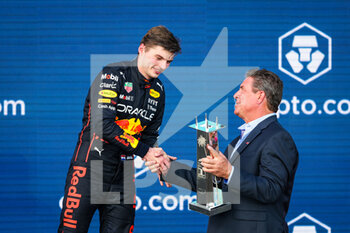 2022-05-08 - VERSTAPPEN Max (ned), Red Bull Racing RB18, portrait podium during the Formula 1 Crypto.com Miami Grand Prix 2022, 5th round of the 2022 FIA Formula One World Championship, on the Miami International Autodrome, from May 6 to 8, 2022 in Miami Gardens, Florida, United States of America - FORMULA 1 CRYPTO.COM MIAMI GRAND PRIX 2022, 5TH ROUND OF THE 2022 FIA FORMULA ONE WORLD CHAMPIONSHIP - FORMULA 1 - MOTORS