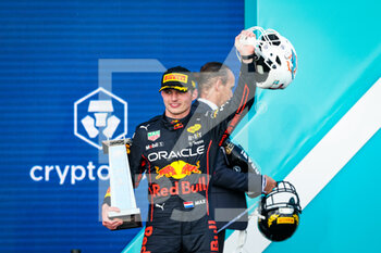 2022-05-08 - VERSTAPPEN Max (ned), Red Bull Racing RB18, portrait podium trophy during the Formula 1 Crypto.com Miami Grand Prix 2022, 5th round of the 2022 FIA Formula One World Championship, on the Miami International Autodrome, from May 6 to 8, 2022 in Miami Gardens, Florida, United States of America - FORMULA 1 CRYPTO.COM MIAMI GRAND PRIX 2022, 5TH ROUND OF THE 2022 FIA FORMULA ONE WORLD CHAMPIONSHIP - FORMULA 1 - MOTORS