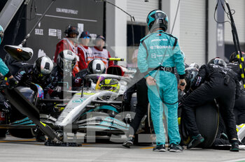 2022-05-08 - Pit stop 44 HAMILTON Lewis (gbr), Mercedes AMG F1 Team W13, action during the Formula 1 Crypto.com Miami Grand Prix 2022, 5th round of the 2022 FIA Formula One World Championship, on the Miami International Autodrome, from May 6 to 8, 2022 in Miami Gardens, Florida, United States of America - FORMULA 1 CRYPTO.COM MIAMI GRAND PRIX 2022, 5TH ROUND OF THE 2022 FIA FORMULA ONE WORLD CHAMPIONSHIP - FORMULA 1 - MOTORS