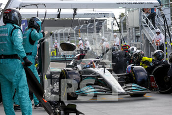 2022-05-08 - Pit stop 63 RUSSELL George (gbr), Mercedes AMG F1 Team W13, action during the Formula 1 Crypto.com Miami Grand Prix 2022, 5th round of the 2022 FIA Formula One World Championship, on the Miami International Autodrome, from May 6 to 8, 2022 in Miami Gardens, Florida, United States of America - FORMULA 1 CRYPTO.COM MIAMI GRAND PRIX 2022, 5TH ROUND OF THE 2022 FIA FORMULA ONE WORLD CHAMPIONSHIP - FORMULA 1 - MOTORS