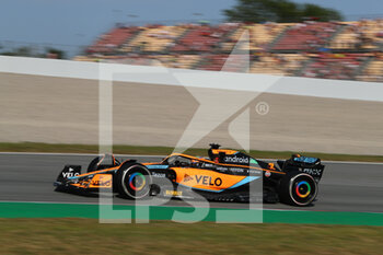 2022-05-20 - Daniel Ricciardo (AUS) McLaren MCL36 - FORMULA 1 PIRELLI GRAN PREMIO DE ESPAÑA 2022 PRACTICE - FORMULA 1 - MOTORS