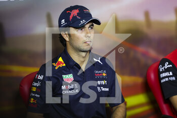 2022-05-20 - PEREZ Sergio (mex), Red Bull Racing RB18, portrait, press conference during the Formula 1 Pirelli Grand Premio de Espana 2022, 6th round of the 2022 FIA Formula One World Championship, on the Circuit de Barcelona-Catalunya, from May 20 to 22, 2022 in Montmelo, Spain - FORMULA 1 PIRELLI GRAND PREMIO DE ESPANA 2022, 6TH ROUND OF THE 2022 FIA FORMULA ONE WORLD CHAMPIONSHIP - FORMULA 1 - MOTORS