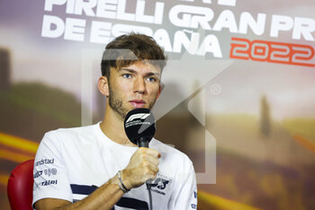 2022-05-20 - GASLY Pierre (fra), Scuderia AlphaTauri AT03, portrait, press conference during the Formula 1 Pirelli Grand Premio de Espana 2022, 6th round of the 2022 FIA Formula One World Championship, on the Circuit de Barcelona-Catalunya, from May 20 to 22, 2022 in Montmelo, Spain - FORMULA 1 PIRELLI GRAND PREMIO DE ESPANA 2022, 6TH ROUND OF THE 2022 FIA FORMULA ONE WORLD CHAMPIONSHIP - FORMULA 1 - MOTORS