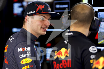 2022-05-20 - VERSTAPPEN Max (ned), Red Bull Racing RB18, portrait during the Formula 1 Pirelli Grand Premio de Espana 2022, 6th round of the 2022 FIA Formula One World Championship, on the Circuit de Barcelona-Catalunya, from May 20 to 22, 2022 in Montmelo, Spain - FORMULA 1 PIRELLI GRAND PREMIO DE ESPANA 2022, 6TH ROUND OF THE 2022 FIA FORMULA ONE WORLD CHAMPIONSHIP - FORMULA 1 - MOTORS