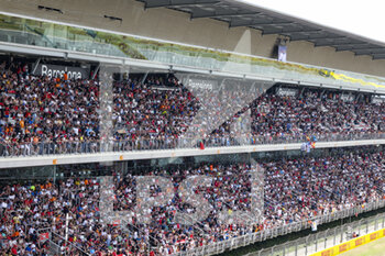 2022-05-20 - Grandstands, fans during the Formula 1 Pirelli Grand Premio de Espana 2022, 6th round of the 2022 FIA Formula One World Championship, on the Circuit de Barcelona-Catalunya, from May 20 to 22, 2022 in Montmelo, Spain - FORMULA 1 PIRELLI GRAND PREMIO DE ESPANA 2022, 6TH ROUND OF THE 2022 FIA FORMULA ONE WORLD CHAMPIONSHIP - FORMULA 1 - MOTORS